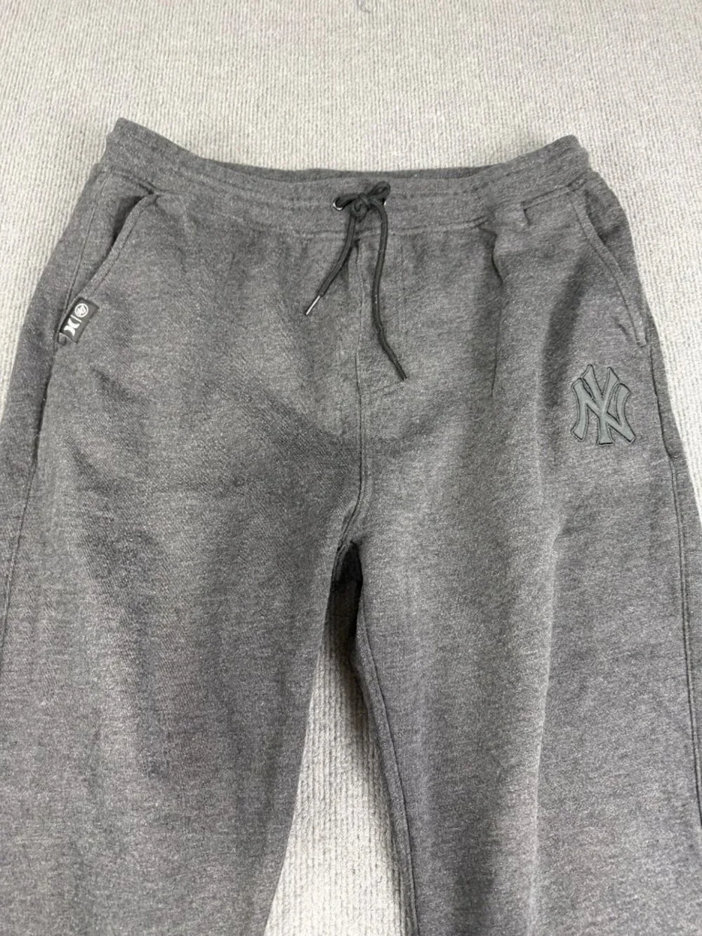 New York Yankees Hurley Mens Gray Jogger Sweatpants Size XL
